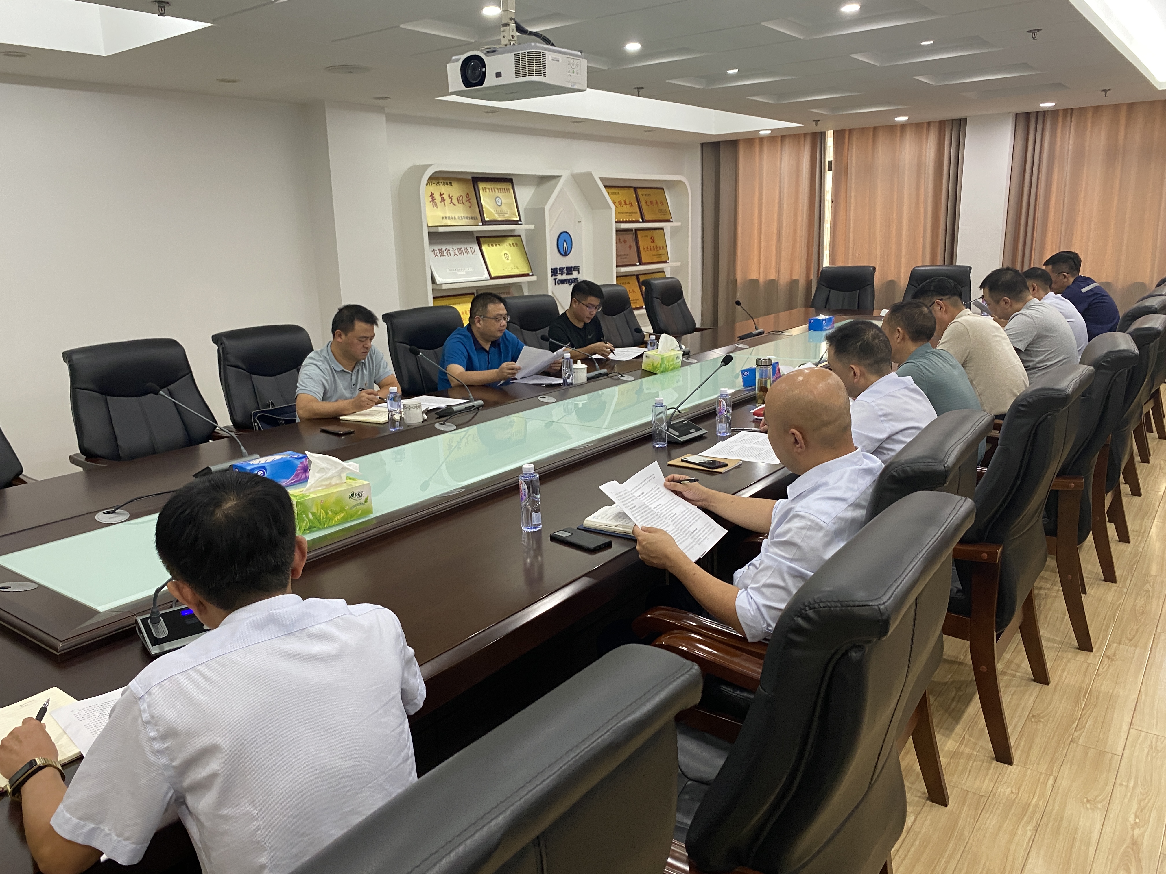 市城管局领导调研督导节前安全生产工作