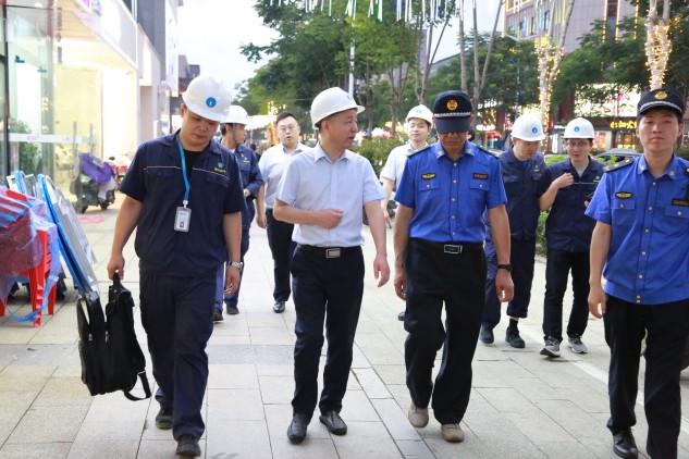 安庆港华开展燃气安全夜间检查