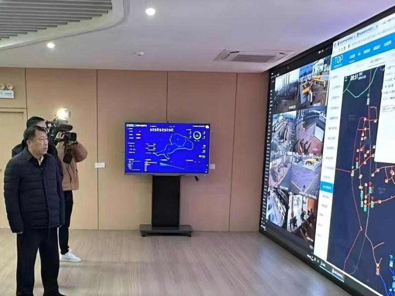 市长张君毅一行看望慰问燃气工作人员